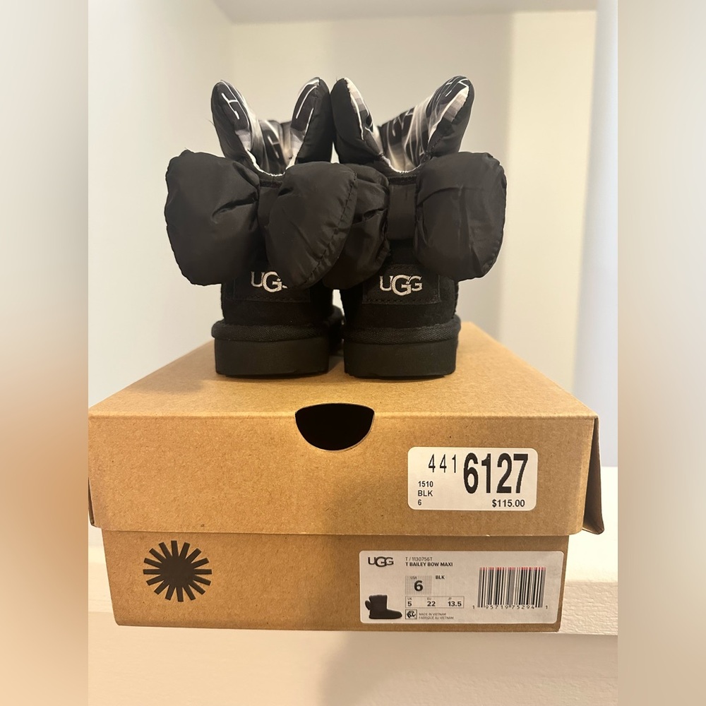 Toddler Uggs with large bow on the back